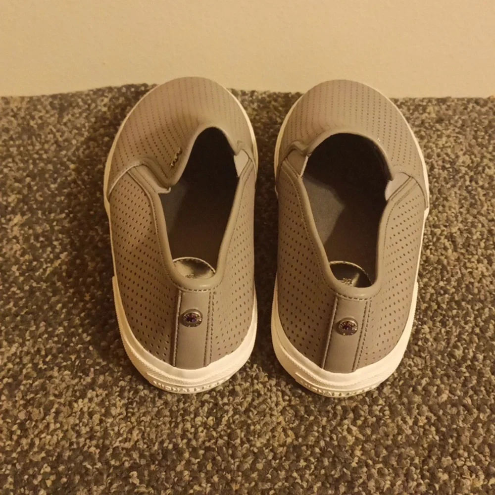 Michael kors Keaton size 7. 5 women's gray leather loafers